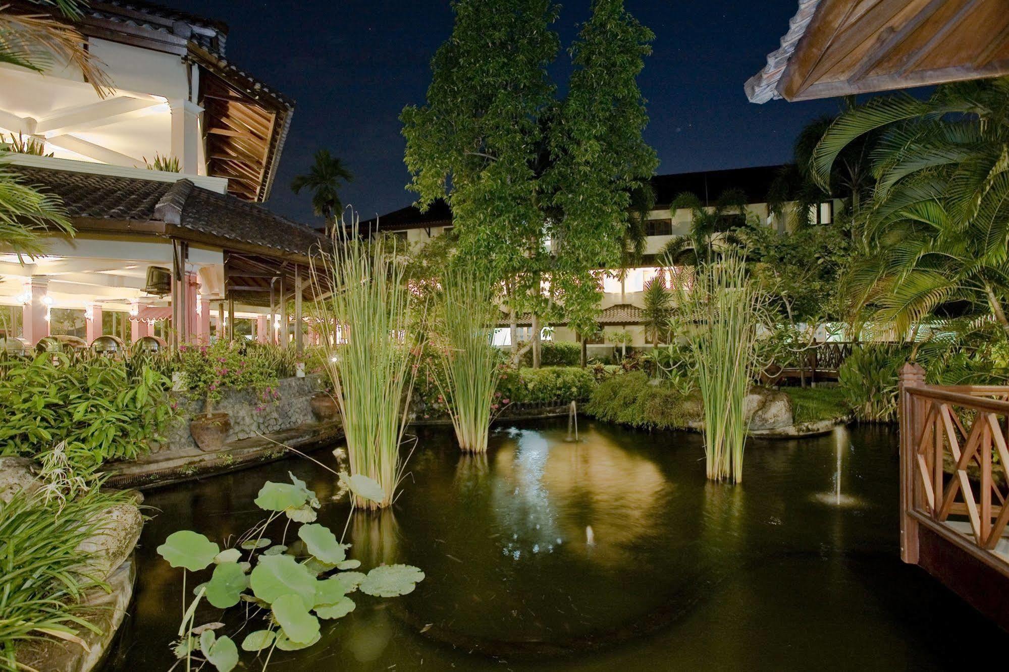 Grand Legi Hotel Mataram Exterior foto