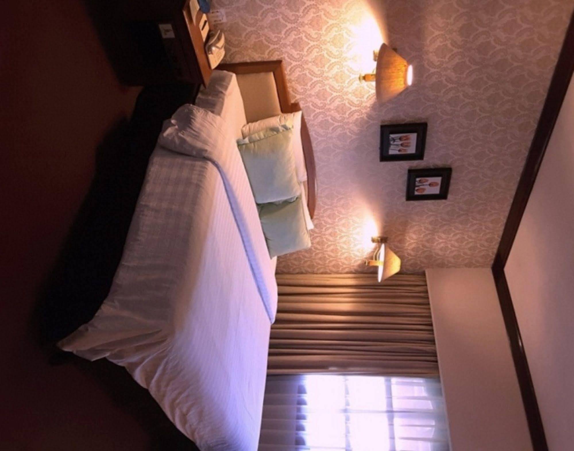 Grand Legi Hotel Mataram Exterior foto