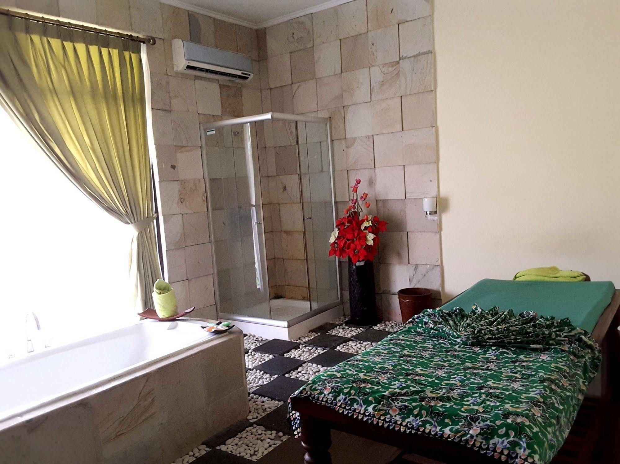 Grand Legi Hotel Mataram Exterior foto
